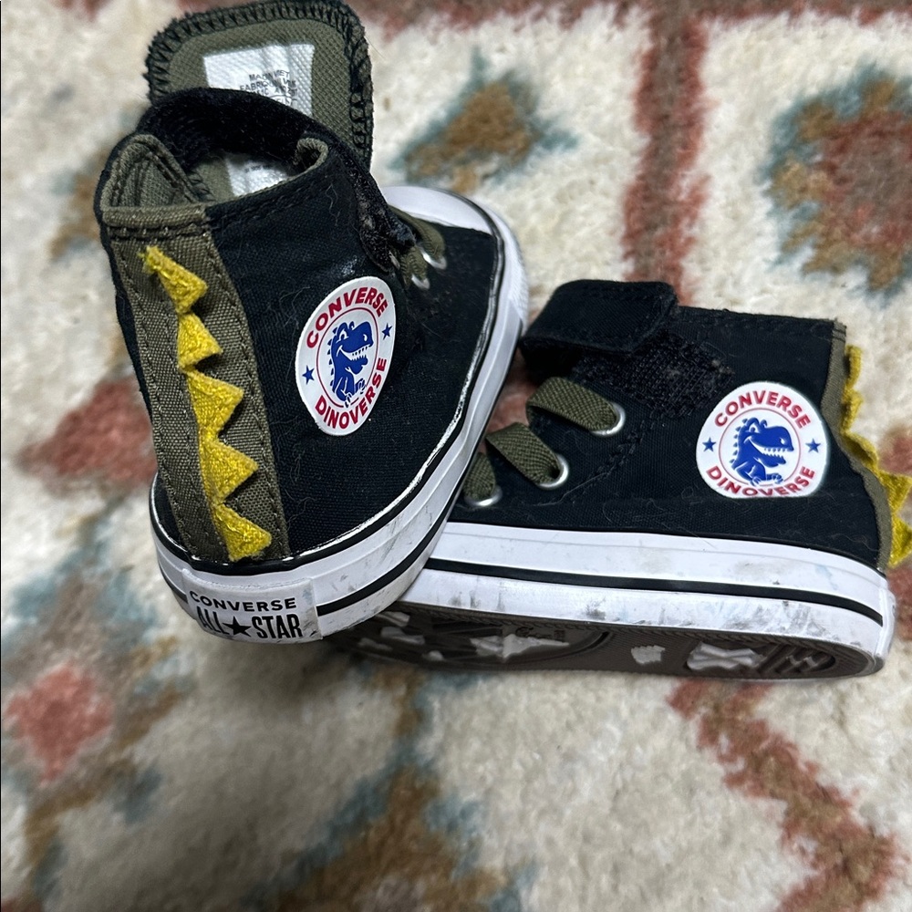 Converse Kids Dinoverse High-Top Sneakers Black Yellow Spikes Size 6 Toddler